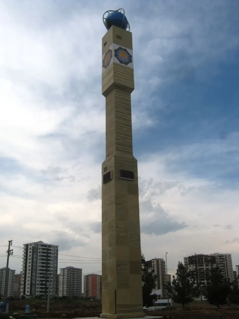 Totem Pilon Direk - 10 mt - 10 mt2 Kafes Konstrüksiyon