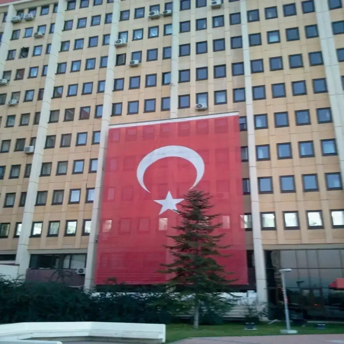 Bina Cephe Bayrak Sistemi