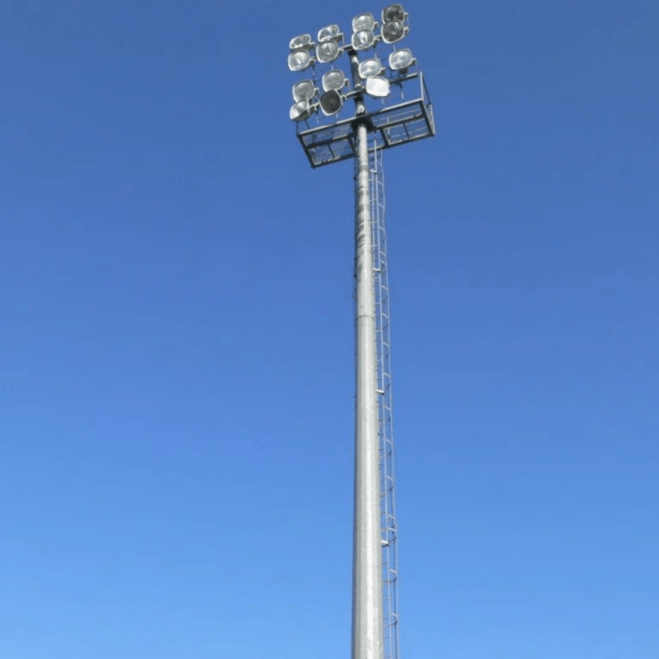 Koruma Merdivenli Projektör Direği