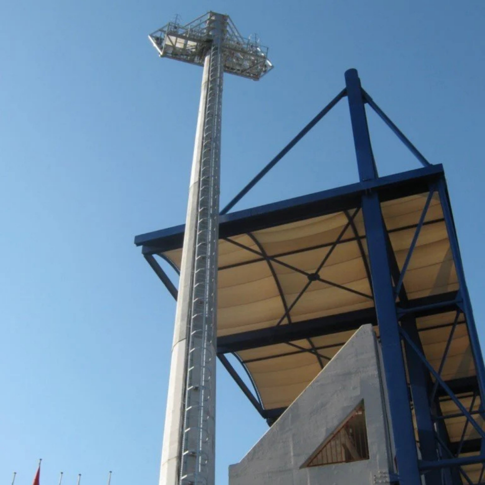 Koruma Merdivenli Projektör Direği