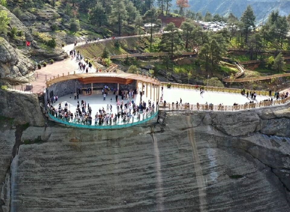 Cam Seyir Terasları