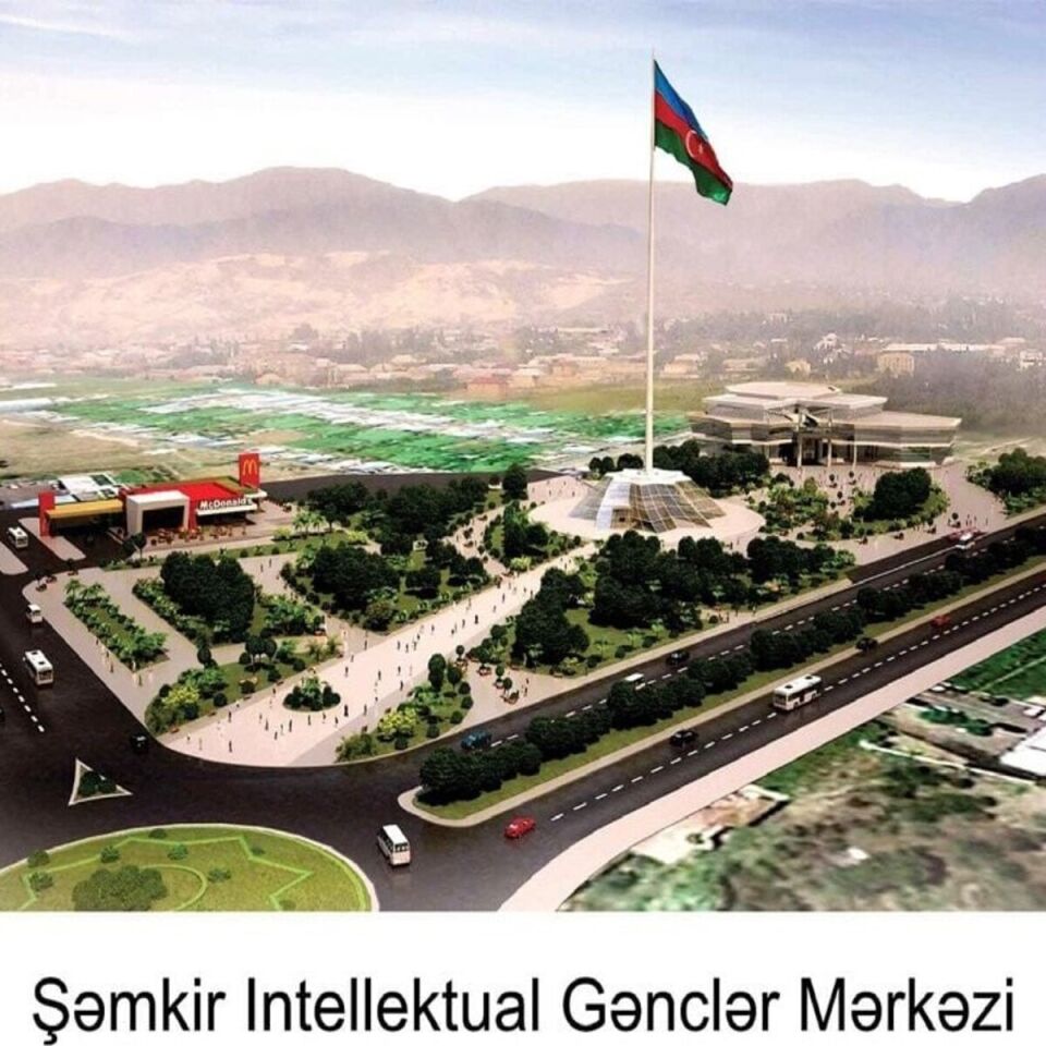 Asansörlü Sonsuz Dönerli Dev Bayrak Direkleri