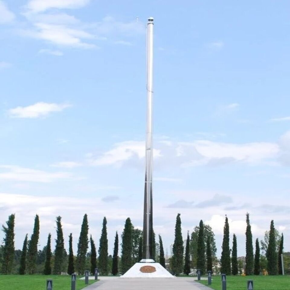 Asansörlü Sonsuz Dönerli Dev Bayrak Direkleri