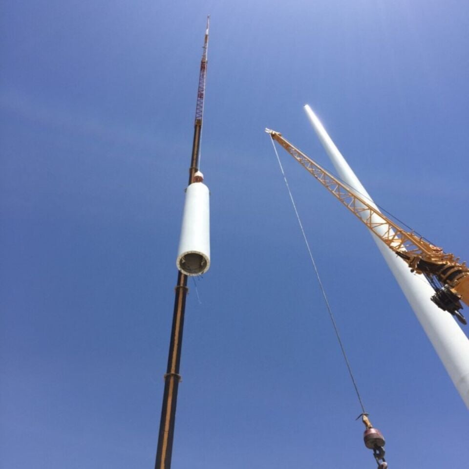 Asansörlü Sonsuz Dönerli Dev Bayrak Direkleri